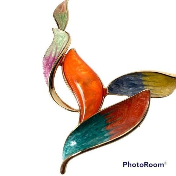 LEAVES Gold-Tone Enameled Statement Necklace - Picture 3 of 7